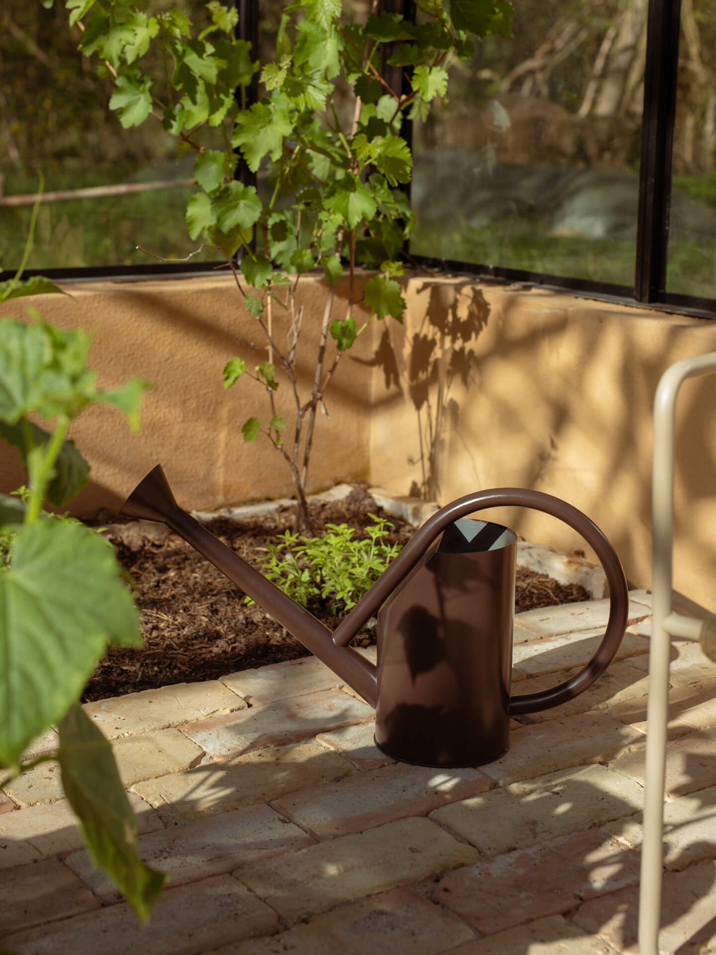 Antila Watering Can - Dark Chocolate